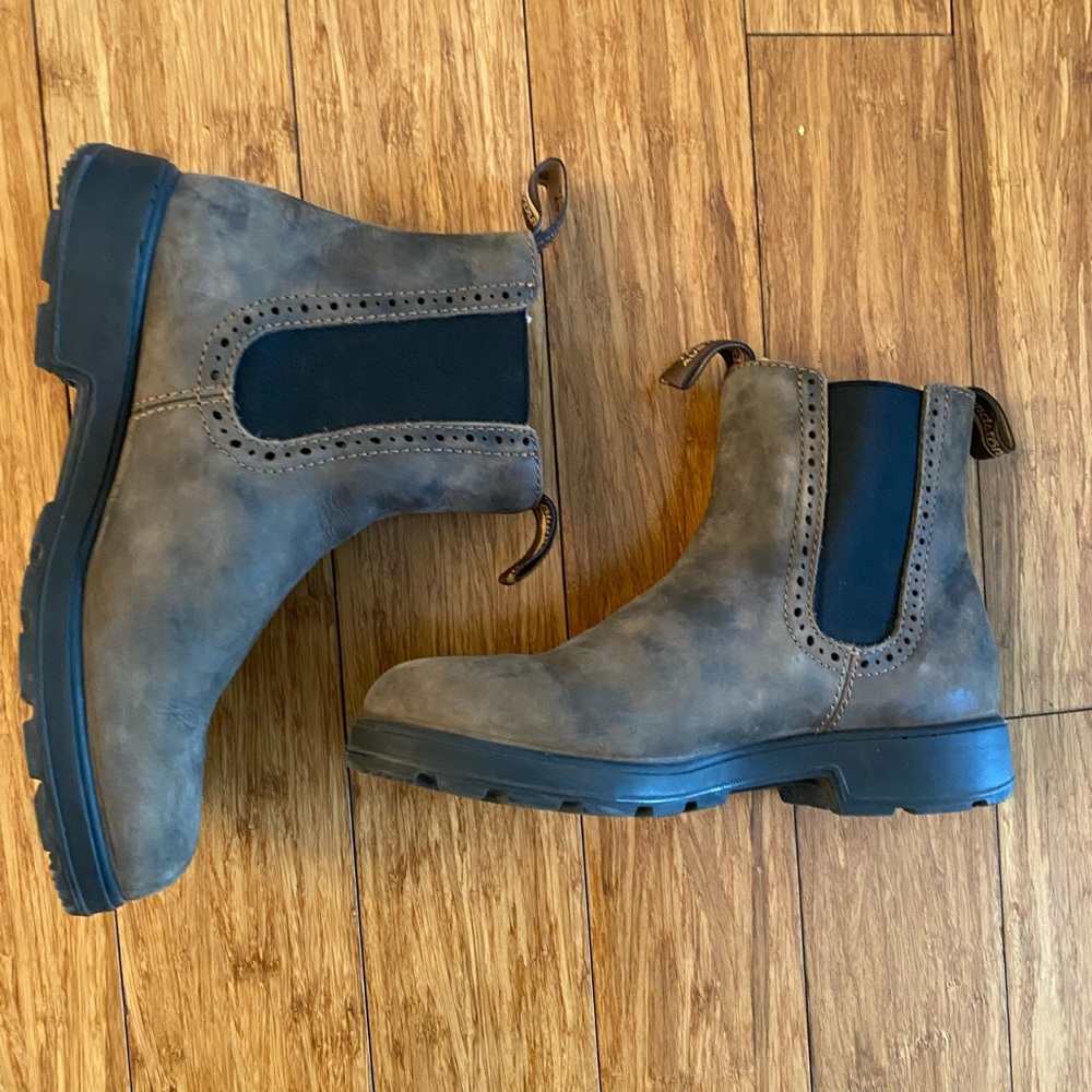 Blundstones, used in almost perfect condition.